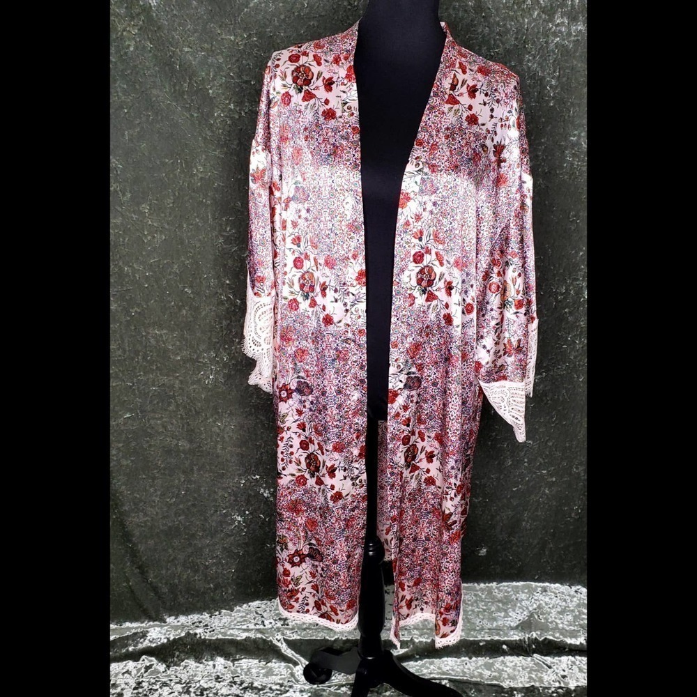 Victoria's Secret Satin Floralโ Lace Robe